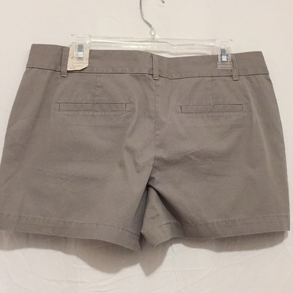 Ann Taylor Loft NWT 6 women’s short 12 inch tan - Picture 3 of 5